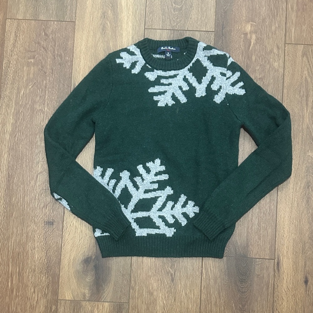 Brooks Brothers Sweater with Snowflake Design - kids Medium
